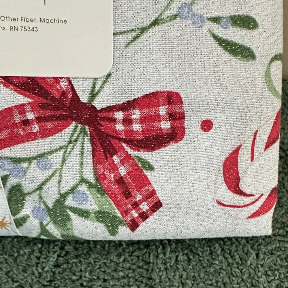 Cynthia Rowley Festive Holiday Tablecloth Red Plaid Bow 60x120 NEW!